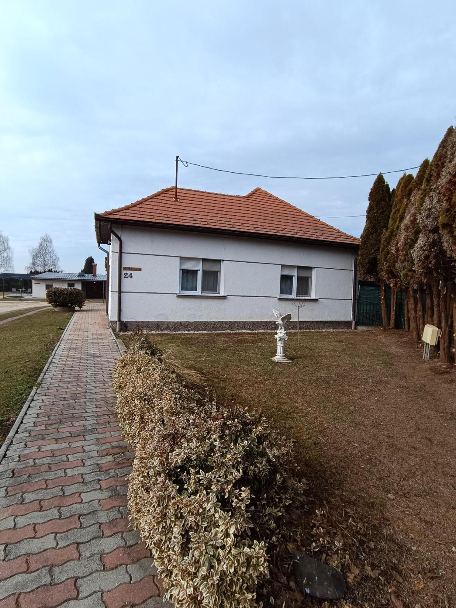 Kerka Szallas *
